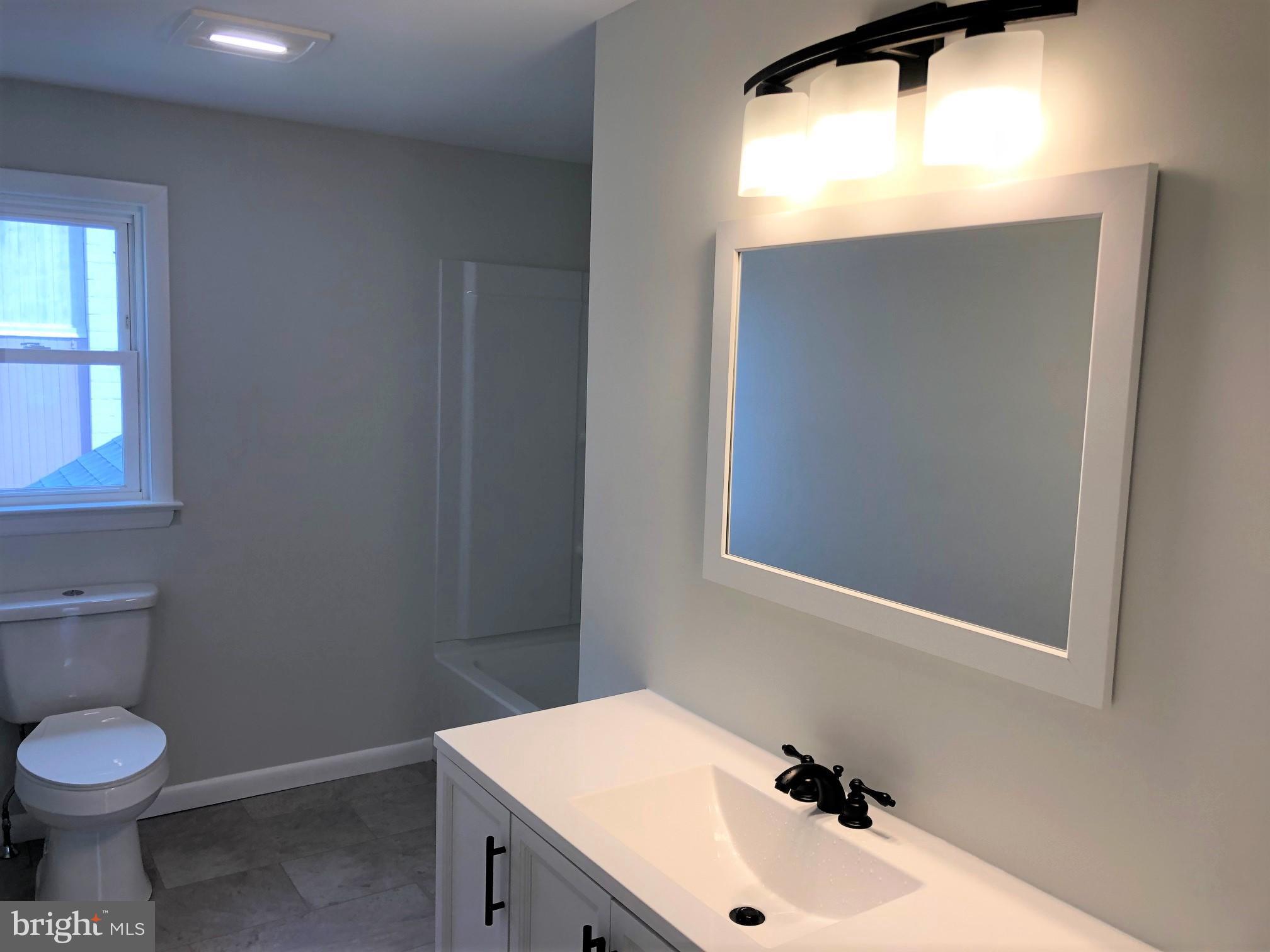 151 Buckwalter Road Lancaster, PA 17602 - Photo 42 of 64 2nd Floor Bath