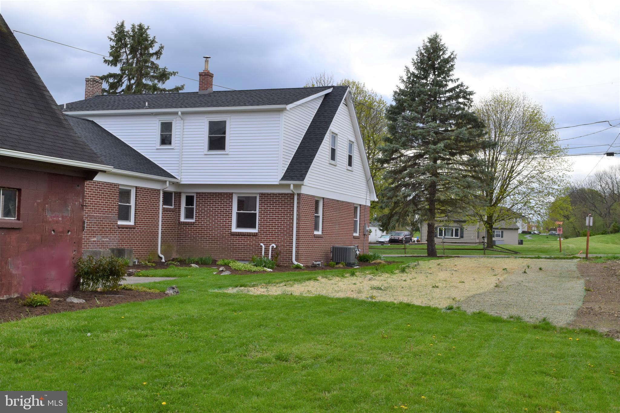 151 Buckwalter Road Lancaster, PA 17602 - Photo 64 of 64 Side and back yard view towards the street