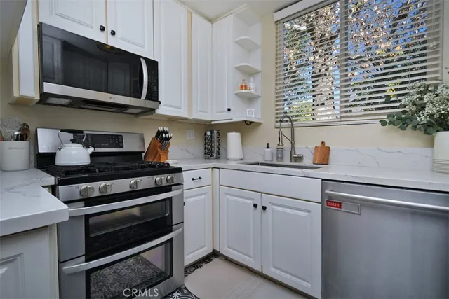 $685,000 | 805 East Acacia Avenue, Unit F, Glendale, CA 91205