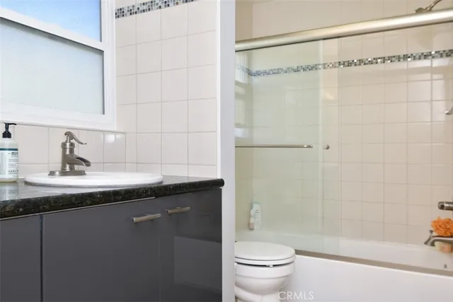 $685,000 | 805 East Acacia Avenue, Unit F, Glendale, CA 91205