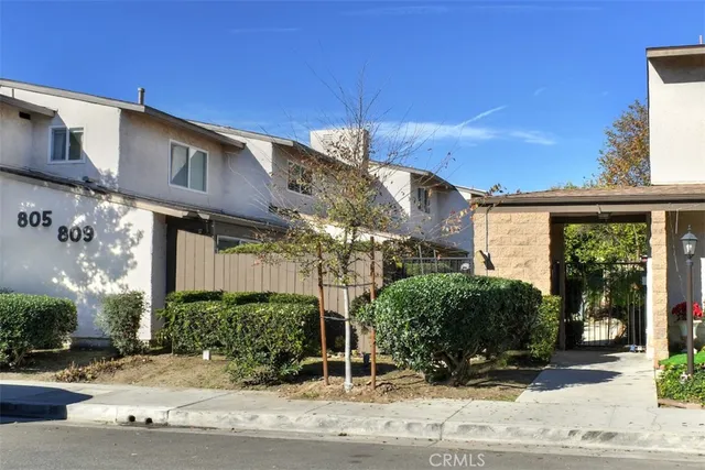 $685,000 | 805 East Acacia Avenue, Unit F, Glendale, CA 91205