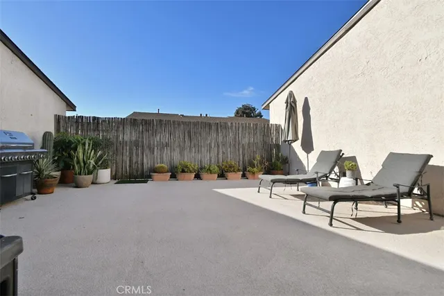 $685,000 | 805 East Acacia Avenue, Unit F, Glendale, CA 91205