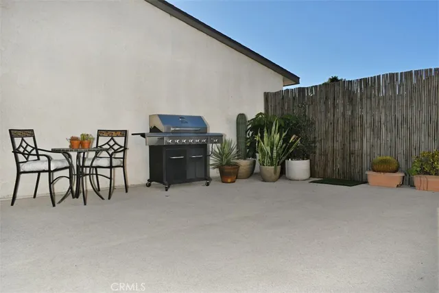 $685,000 | 805 East Acacia Avenue, Unit F, Glendale, CA 91205