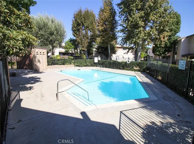 $685,000 | 805 East Acacia Avenue, Unit F, Glendale, CA 91205