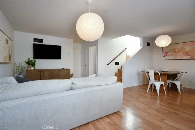 $685,000 | 805 East Acacia Avenue, Unit F, Glendale, CA 91205