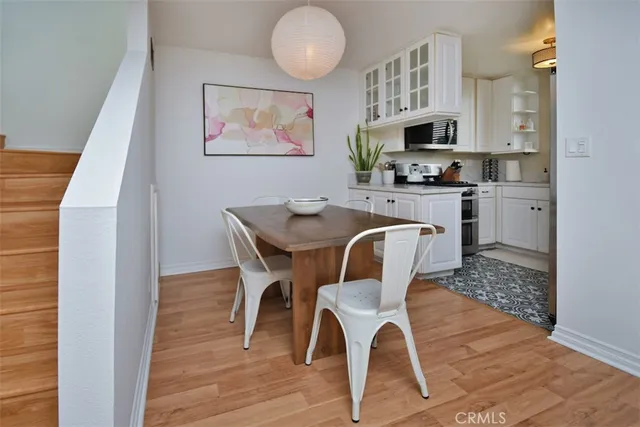 $685,000 | 805 East Acacia Avenue, Unit F, Glendale, CA 91205