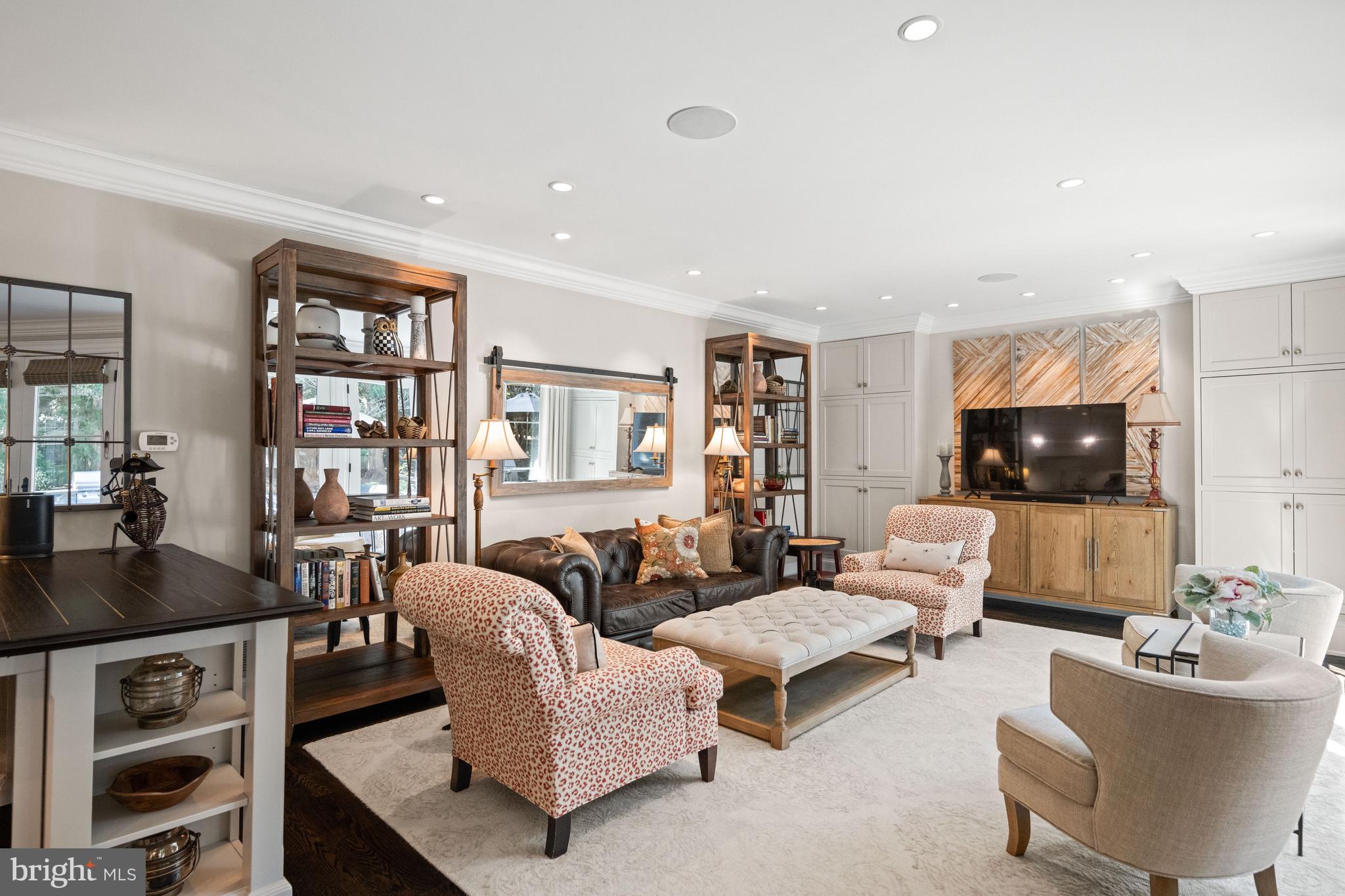 1105 Harvey Road McLean, VA 22101 - Photo 18 of 48 Family Room