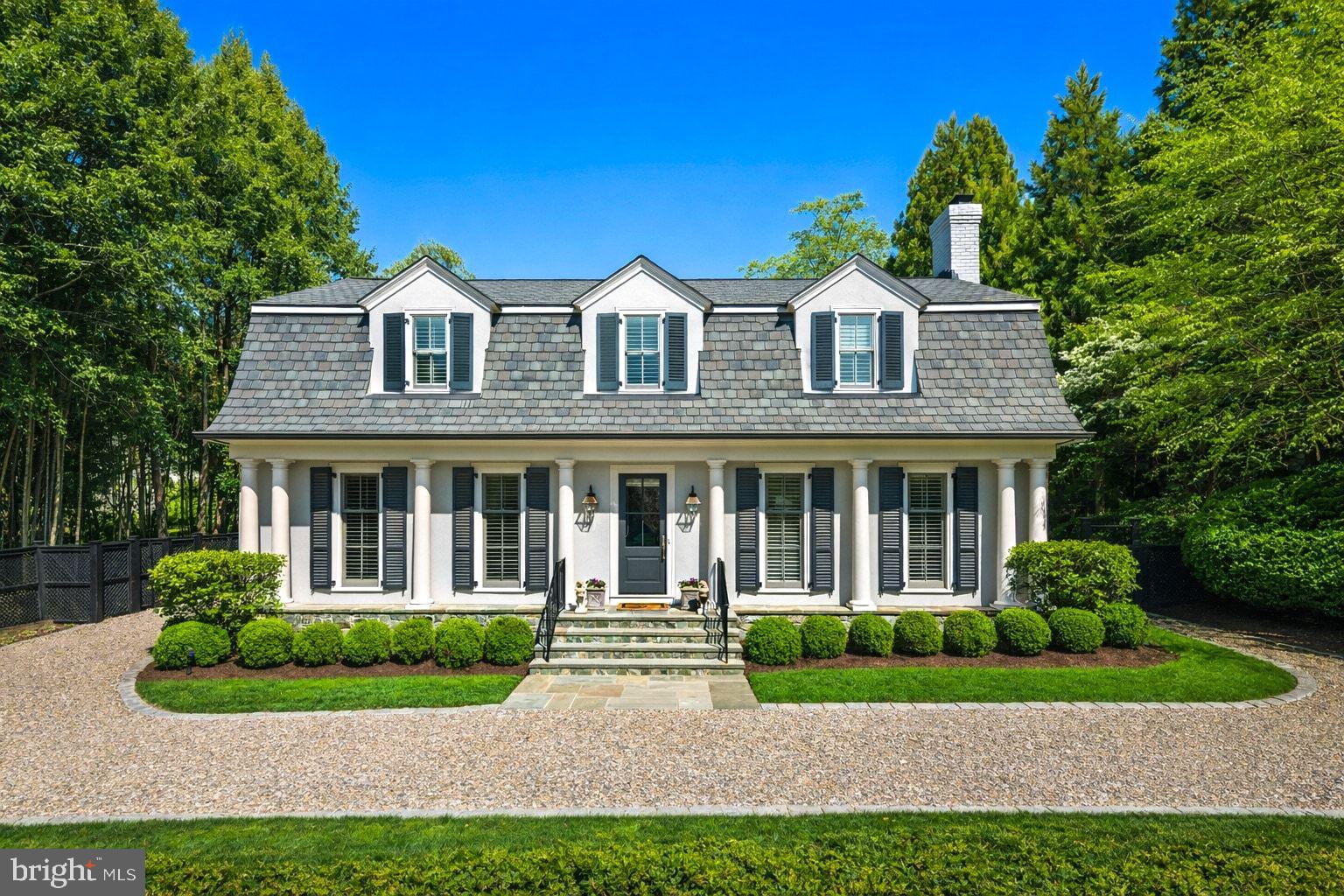 1105 Harvey Road McLean, VA 22101 - Photo 3 of 48 Front Exterior w/ Circular Driveway