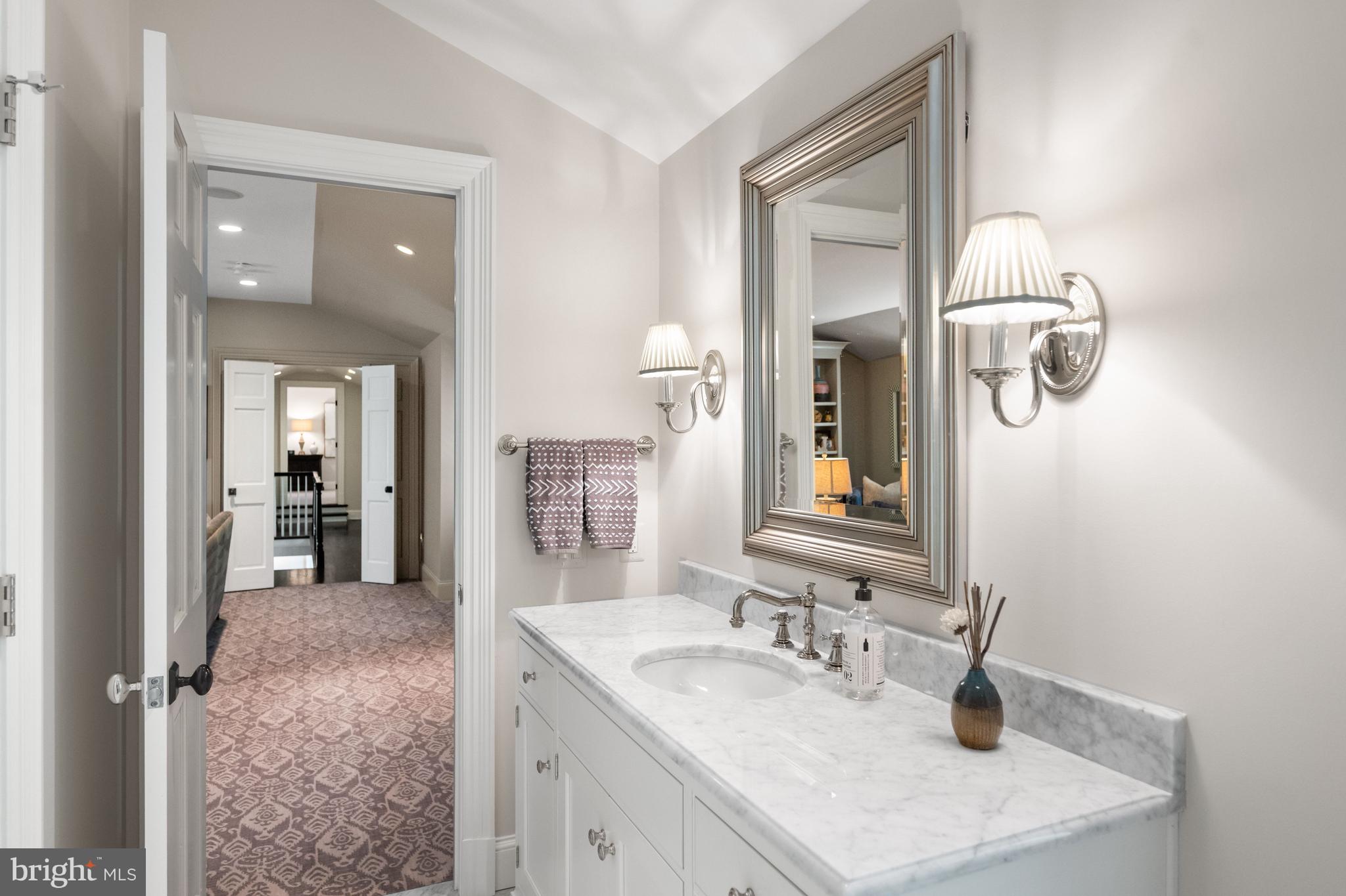 1105 Harvey Road McLean, VA 22101 - Photo 37 of 48 Bath