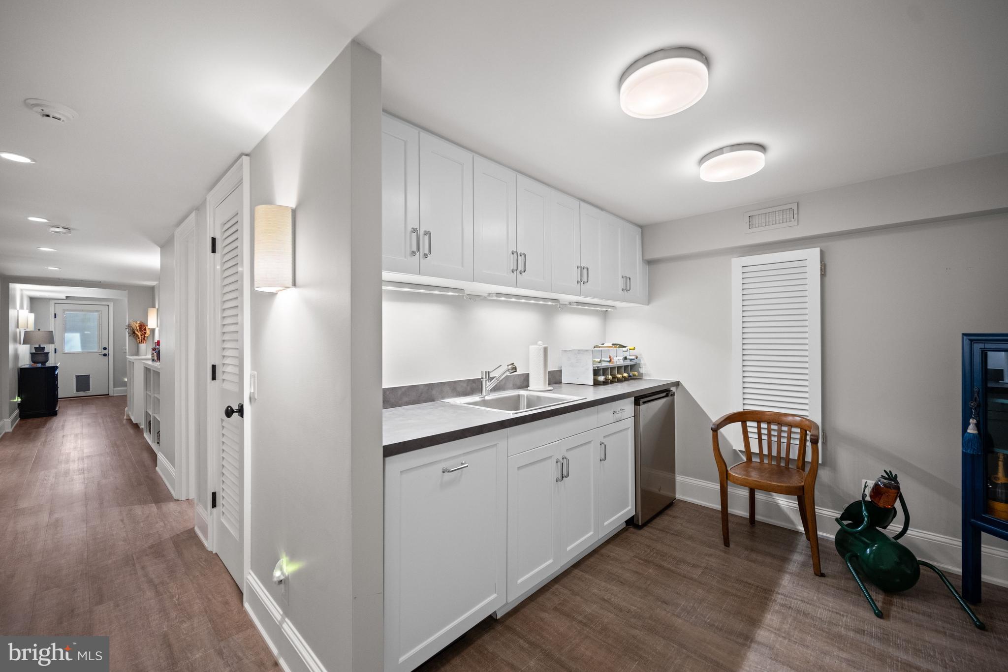 1105 Harvey Road McLean, VA 22101 - Photo 41 of 48 Wet Bar