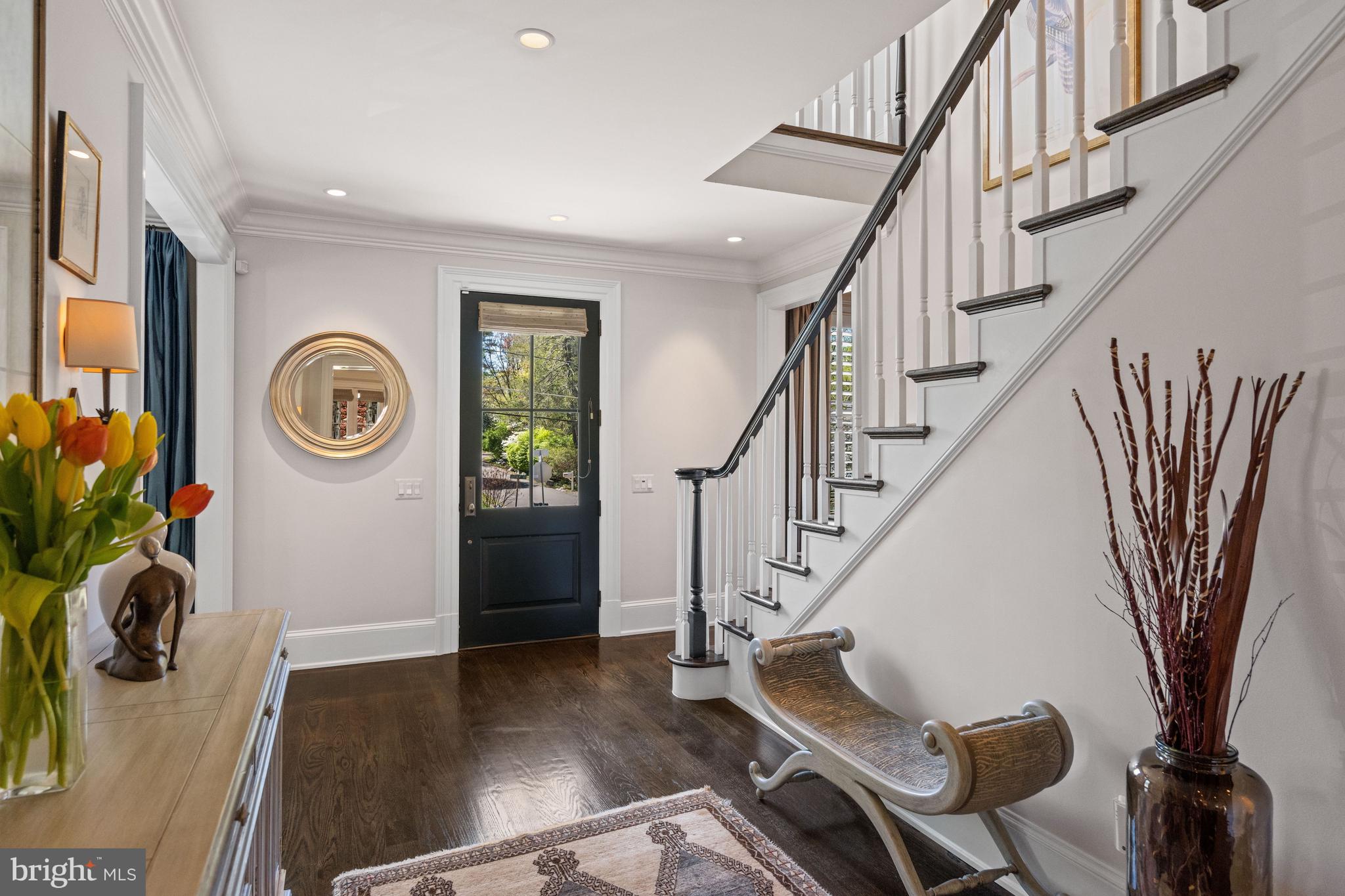 1105 Harvey Road McLean, VA 22101 - Photo 5 of 48 Foyer