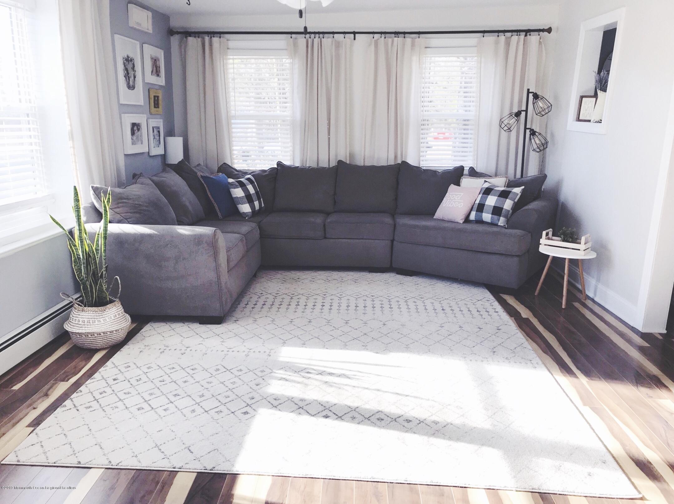 5 Stoney Hill Road Cream Ridge, NJ 08514 - Photo 5 of 15 Living Room