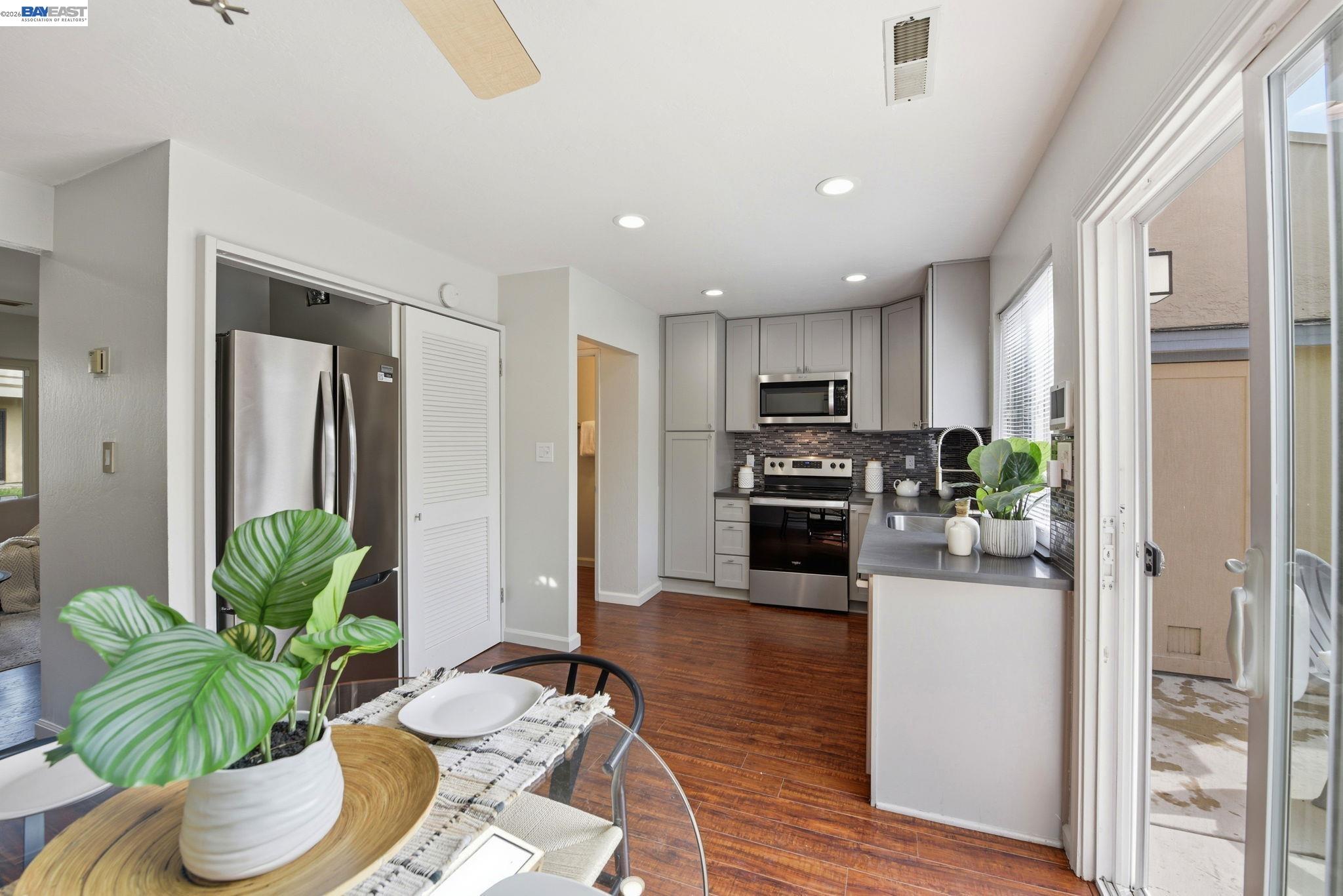 27864 Hummingbird Court Hayward, CA 94545 - Photo 14 of 38