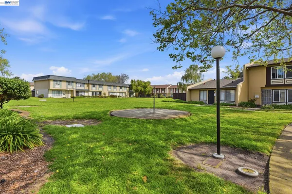 $605,000 | 27864 Hummingbird Court, Hayward, CA 94545