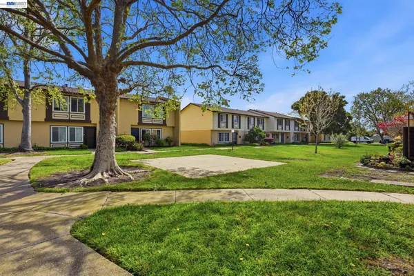 $605,000 | 27864 Hummingbird Court, Hayward, CA 94545