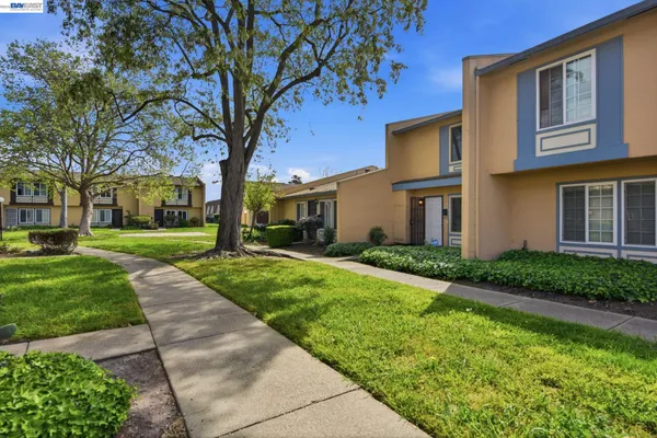 $605,000 | 27864 Hummingbird Court, Hayward, CA 94545