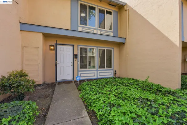 $605,000 | 27864 Hummingbird Court, Hayward, CA 94545