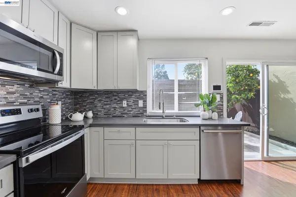 $605,000 | 27864 Hummingbird Court, Hayward, CA 94545