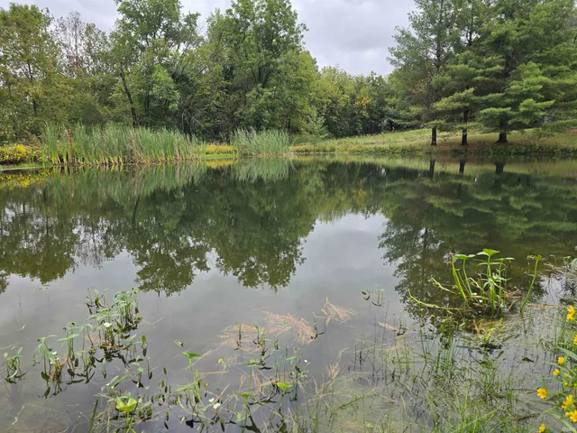 $325,000 | 10947 East 250 South, Loogootee, IN 47553