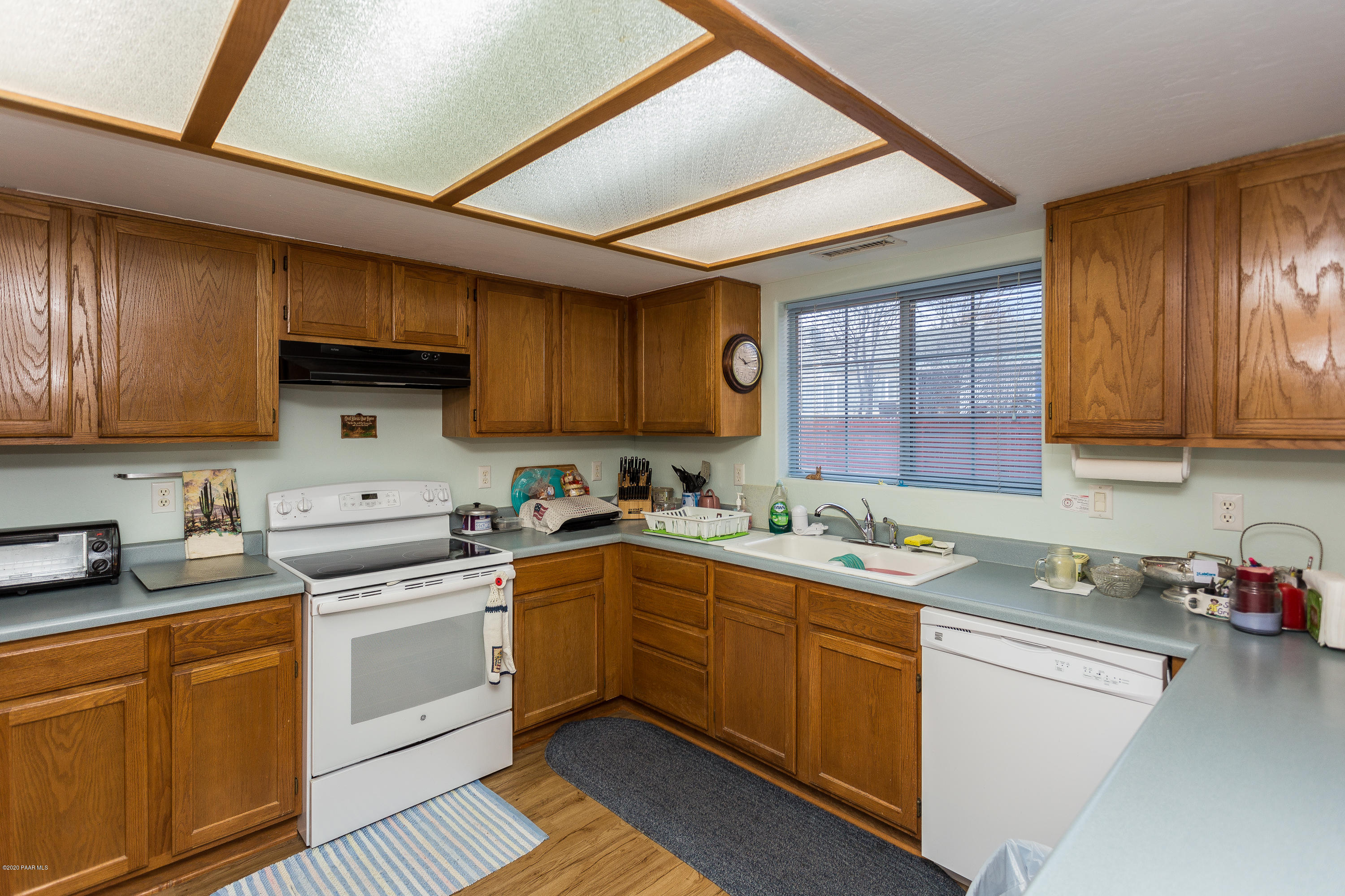5680 North Long Rifle Road Prescott Valley, AZ 86314 - Photo 12 of 24 011_Kitchen