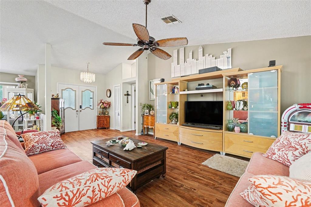 10267 Elgin Boulevard Spring Hill, FL 34608 - Photo 5 of 31