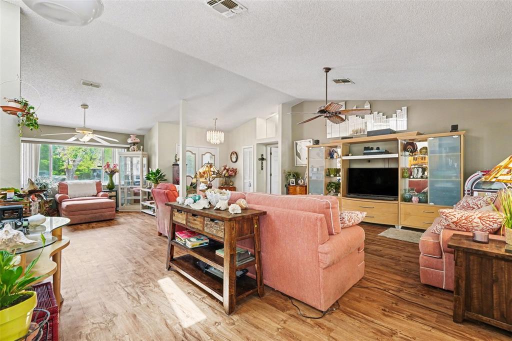 10267 Elgin Boulevard Spring Hill, FL 34608 - Photo 7 of 31