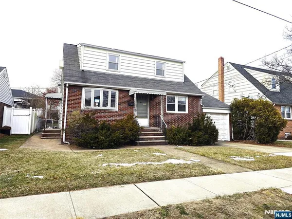$3,750 | 701 4th Street, Secaucus, NJ 07094