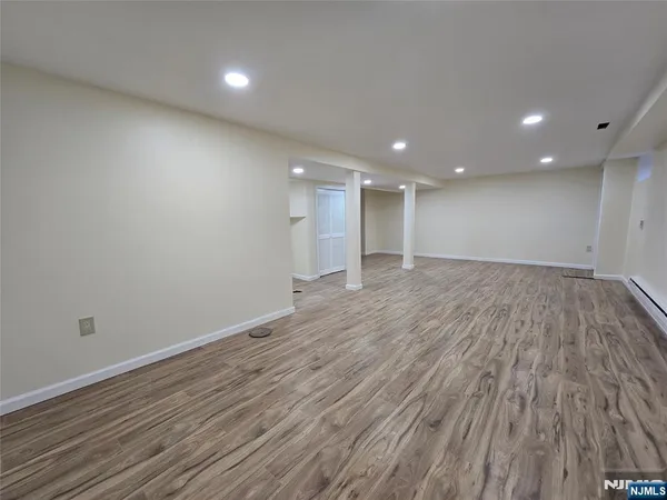 $3,750 | 701 4th Street, Secaucus, NJ 07094