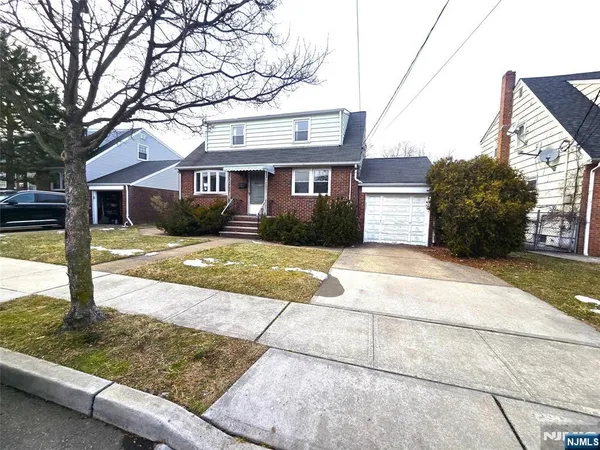 $3,750 | 701 4th Street, Secaucus, NJ 07094