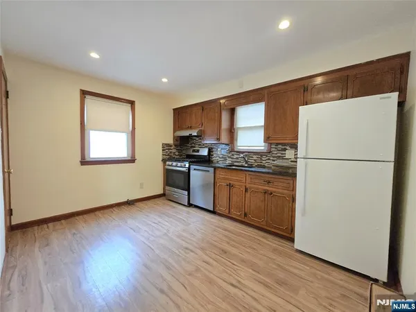 $3,750 | 701 4th Street, Secaucus, NJ 07094