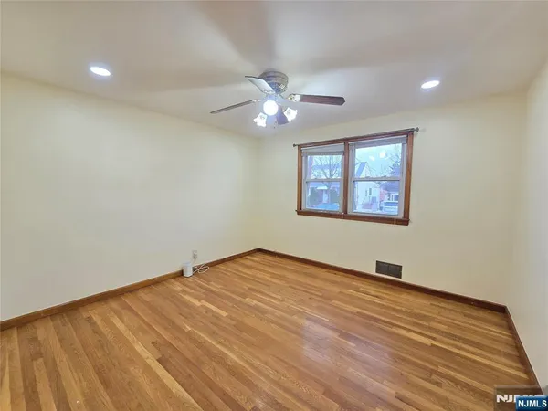 $3,750 | 701 4th Street, Secaucus, NJ 07094