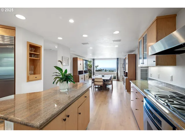 $1,220,000 | 2683 Cresta De Ruta Street, Eugene, OR 97403