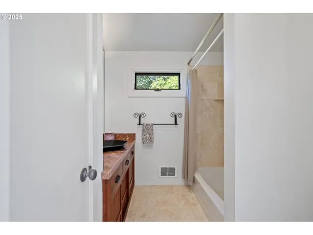 $1,220,000 | 2683 Cresta De Ruta Street, Eugene, OR 97403