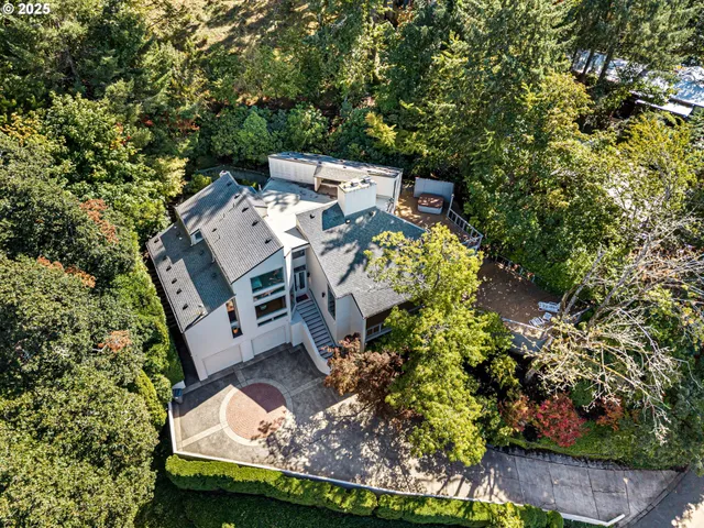 $1,220,000 | 2683 Cresta De Ruta Street, Eugene, OR 97403