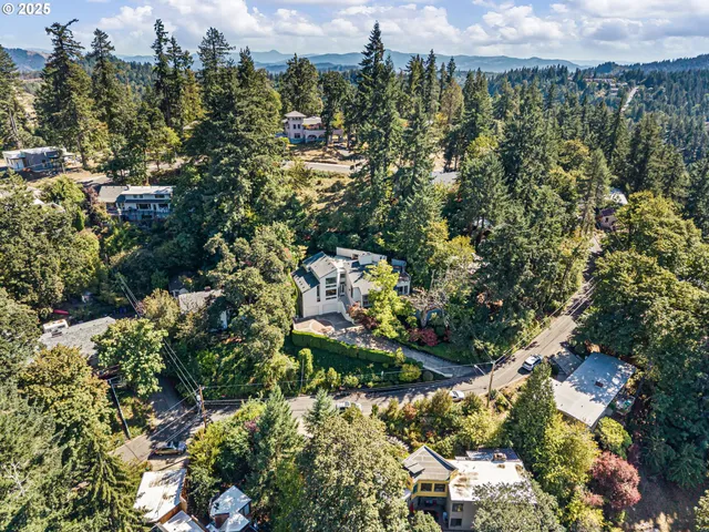 $1,220,000 | 2683 Cresta De Ruta Street, Eugene, OR 97403