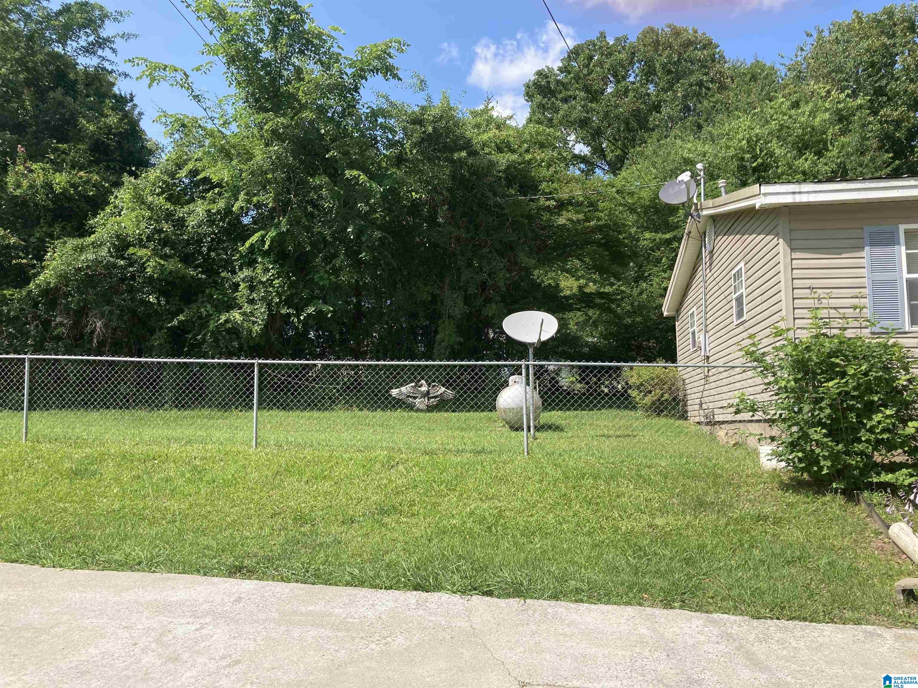 76 Curry Lane Talladega, AL 35160 - Photo 3 of 23
