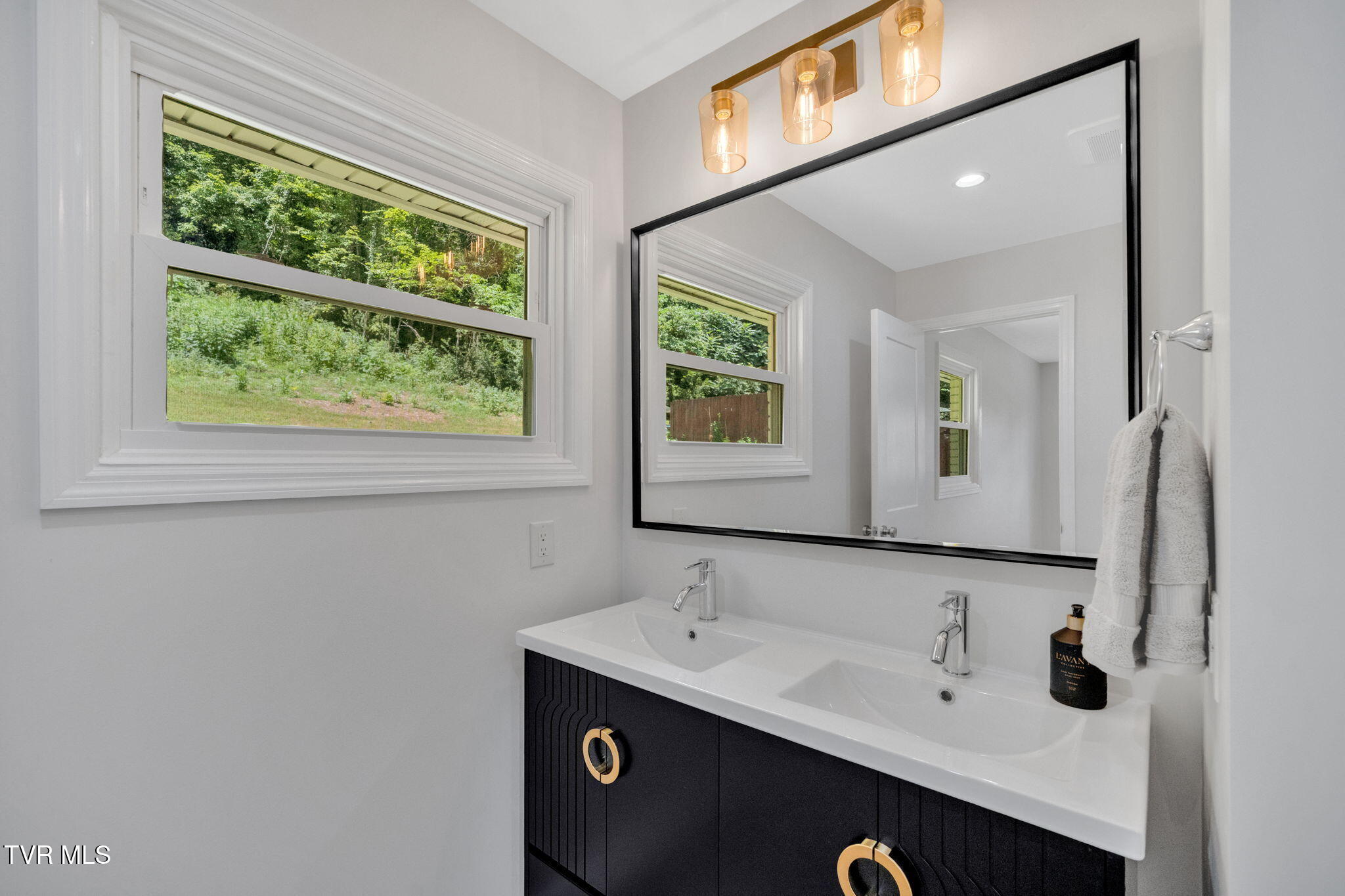 640 Foothills Road Kingsport, TN 37663 - Photo 19 of 51 25-web-or-mls-DSC05212