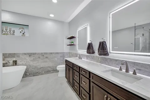 $1,697,000 | 5346 Southwest 10th Avenue, Cape Coral, FL 33914