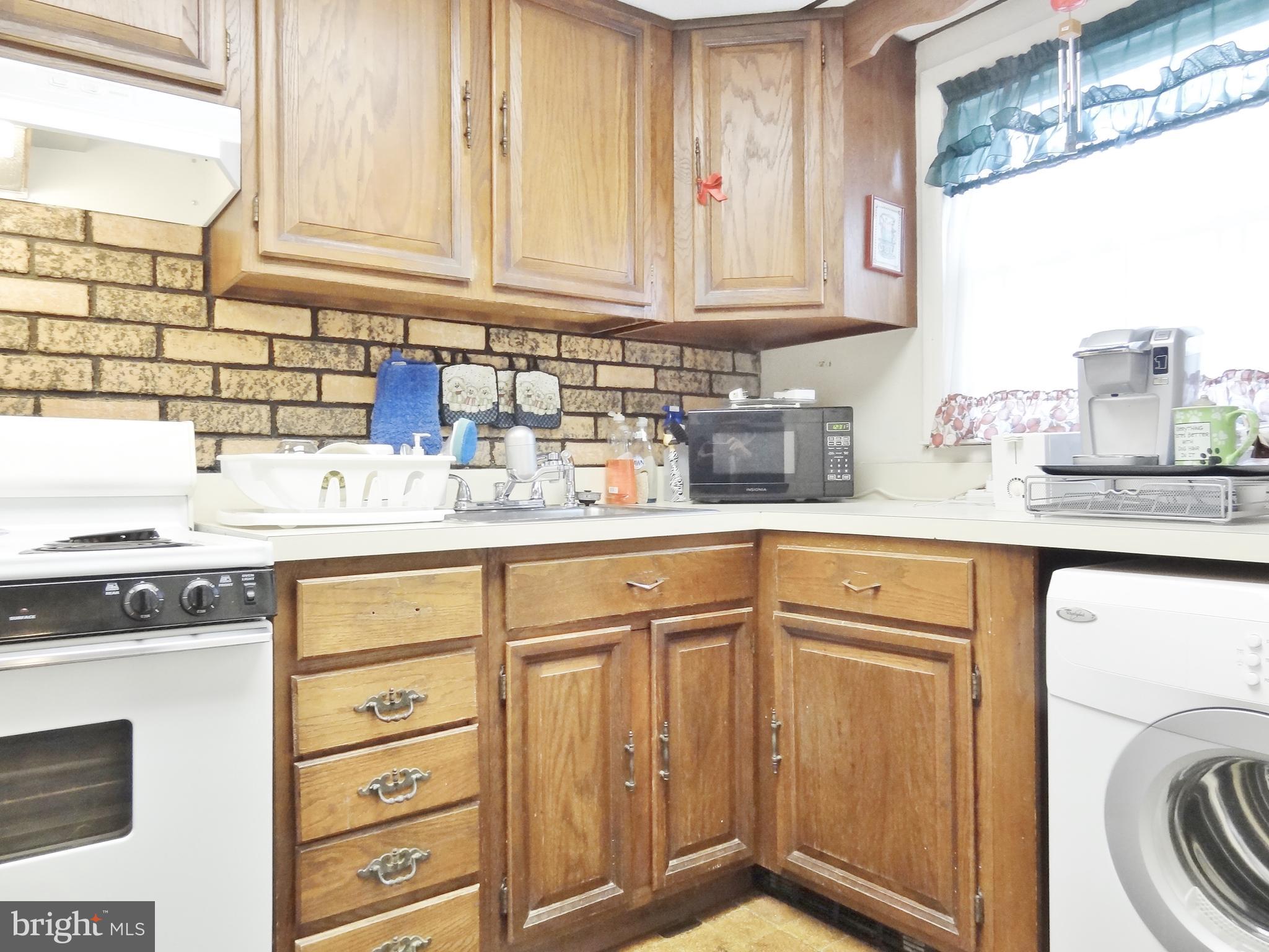 1 Research Road, Unit C Greenbelt, MD 20770 - Photo 2 of 9 Kitchen