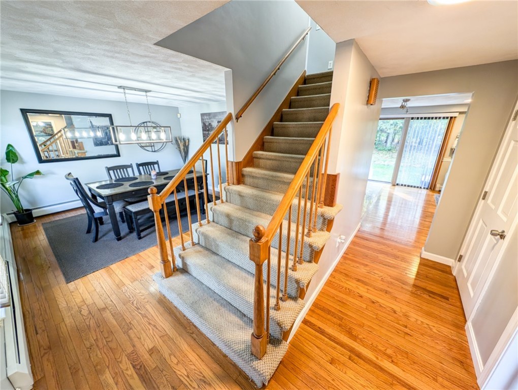 8 Labrea Way Coventry, RI 02816 - Photo 3 of 34