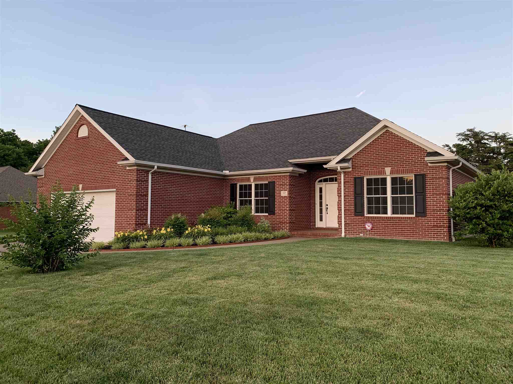 121 Stonehedge Road Chandler, IN 47610 - Photo 2 of 32