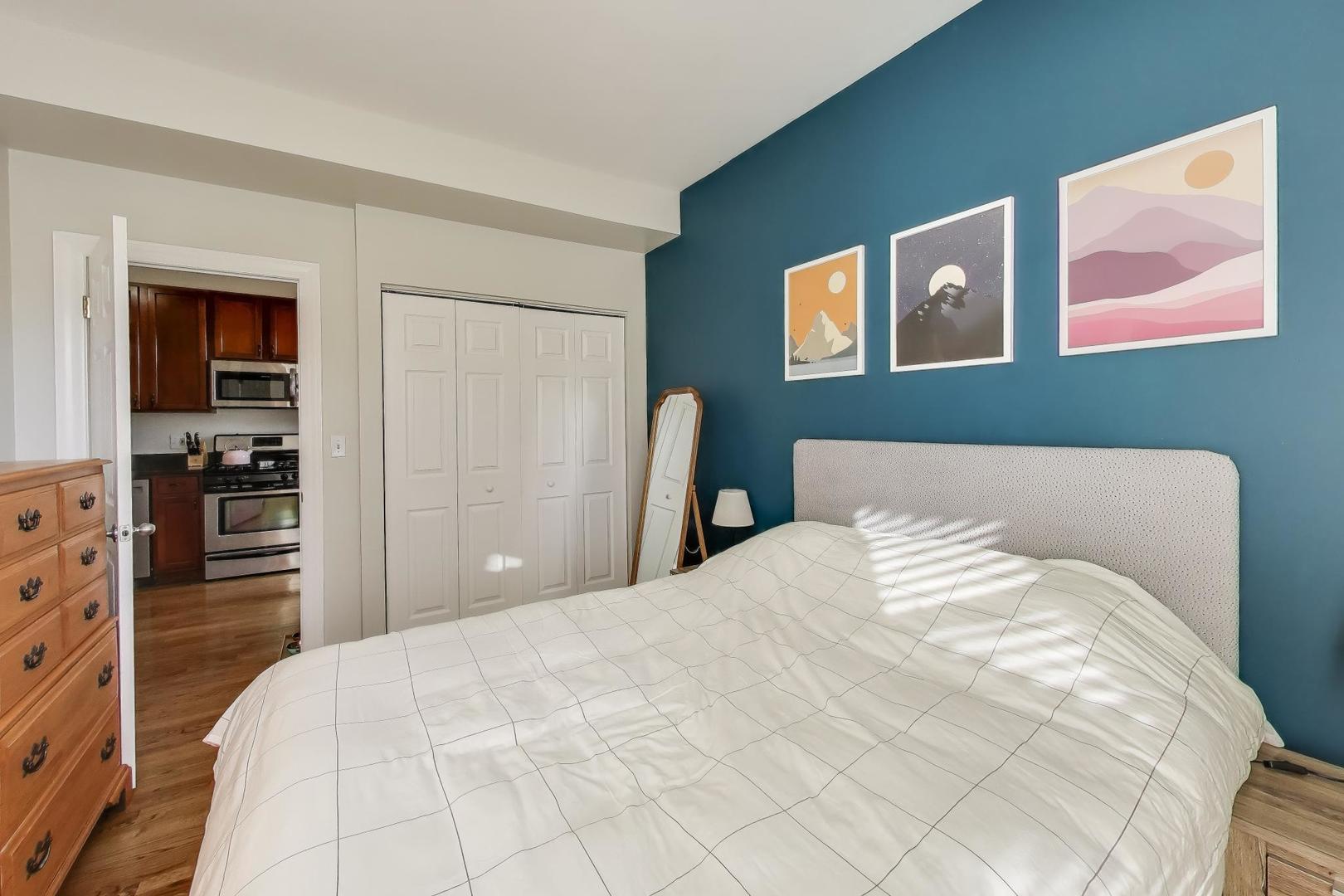 3753 West Byron Street, Unit 3 Chicago, IL 60618 - Photo 14 of 28