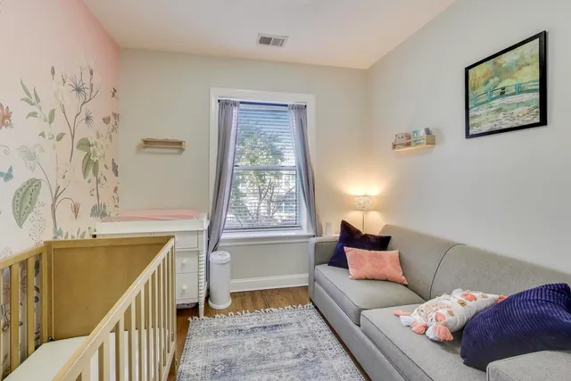 $385,000 | 3753 West Byron Street, Unit 3, Chicago, IL 60618