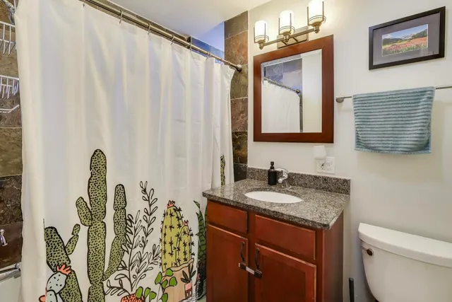 $385,000 | 3753 West Byron Street, Unit 3, Chicago, IL 60618