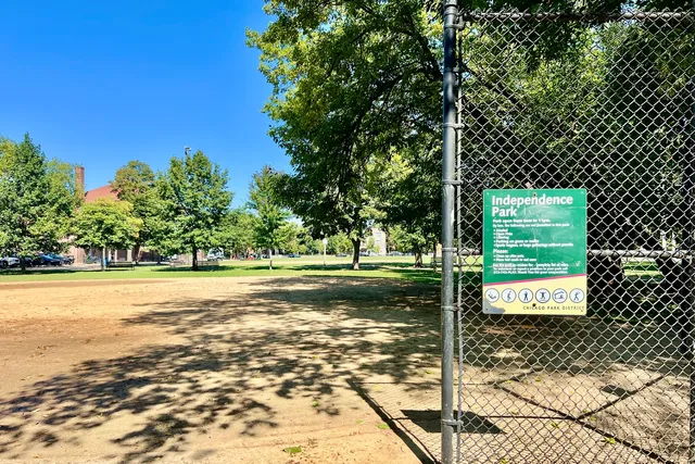 $385,000 | 3753 West Byron Street, Unit 3, Chicago, IL 60618