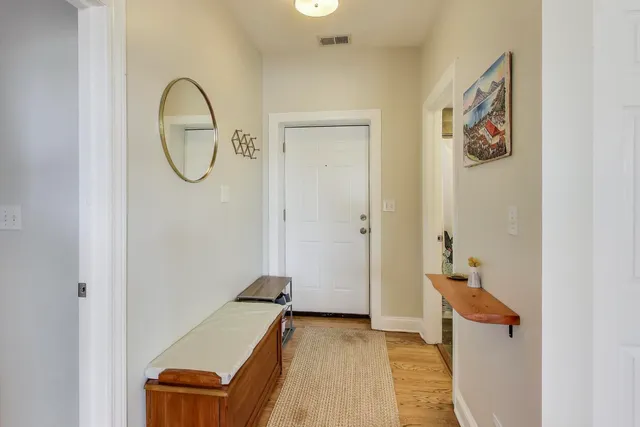 $385,000 | 3753 West Byron Street, Unit 3, Chicago, IL 60618