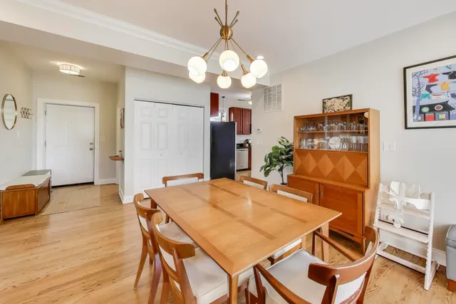 $385,000 | 3753 West Byron Street, Unit 3, Chicago, IL 60618