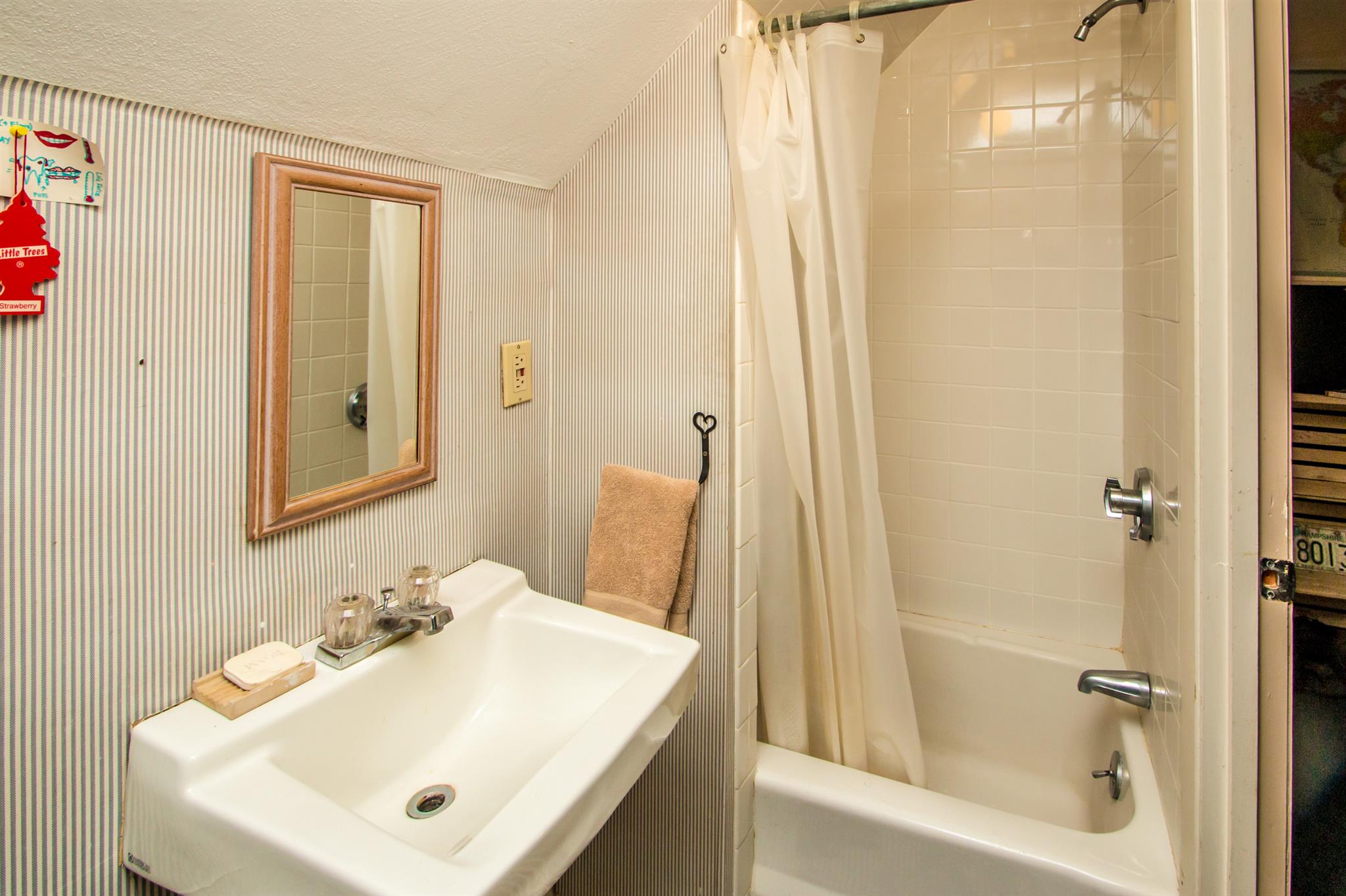 734 Kearsarge Road, Unit 6 Conway, NH 03845 - Photo 12 of 17