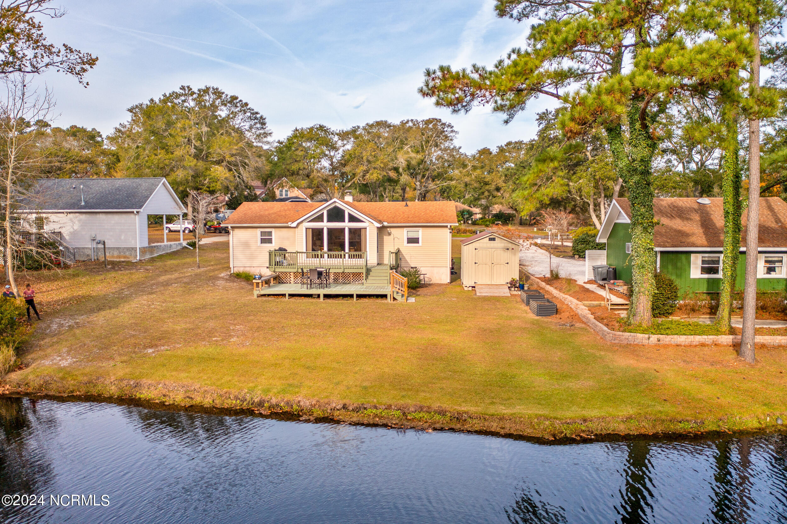 608 Triangle Ct Southwest  