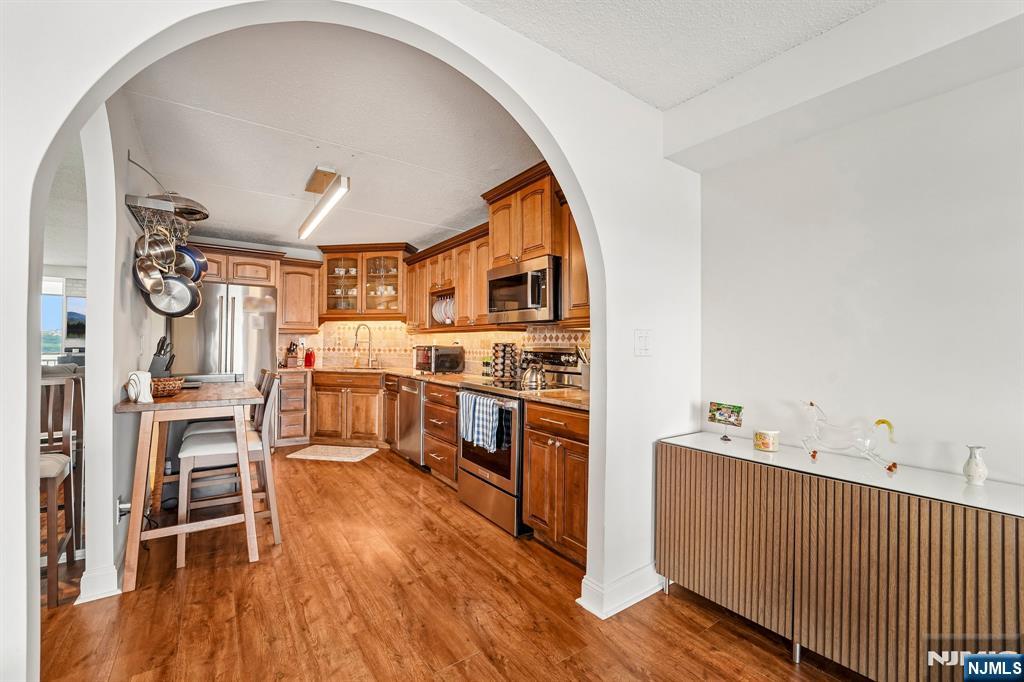 1077 River Road, Unit 903 Edgewater, NJ 07020 - Photo 16 of 37
